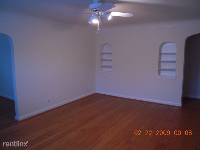 Primary Photo - 2972 Linwood Ave