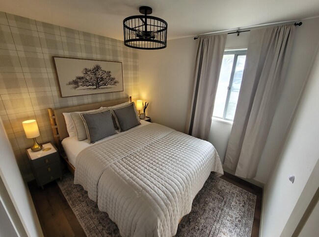 Foto del edificio - Fully Furnished 3BR | Renovated | All Utilities Included | Ideal for 30+ Day Stays