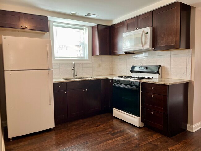 Foto del edificio - 6842 W 79th St