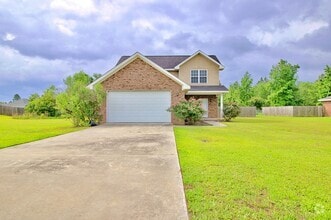 Building Photo - 150 Timberland Dr NE