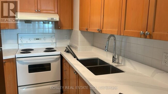 Building Photo - 33 Empress Ave