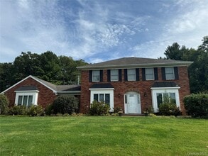 Building Photo - 14 Springmeadow Dr