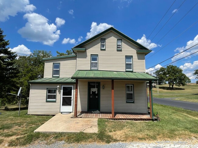 Building Photo - 3 bedroom 1 bath Myerstown home