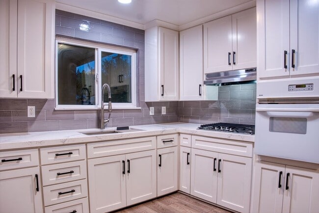 Foto del edificio - 1009 E Alexander Ave