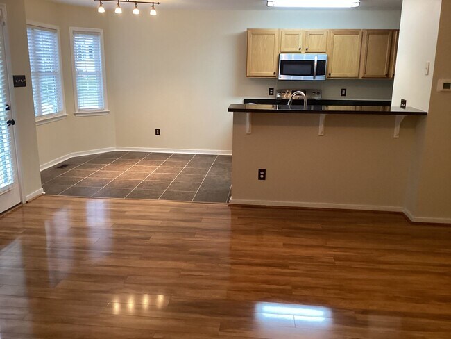 Foto del edificio - 3 bedroom Home Chesterfield-Ashbrook Subdivision