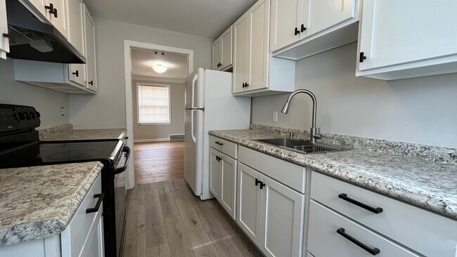 Foto del edificio - 3237 Washington Blvd