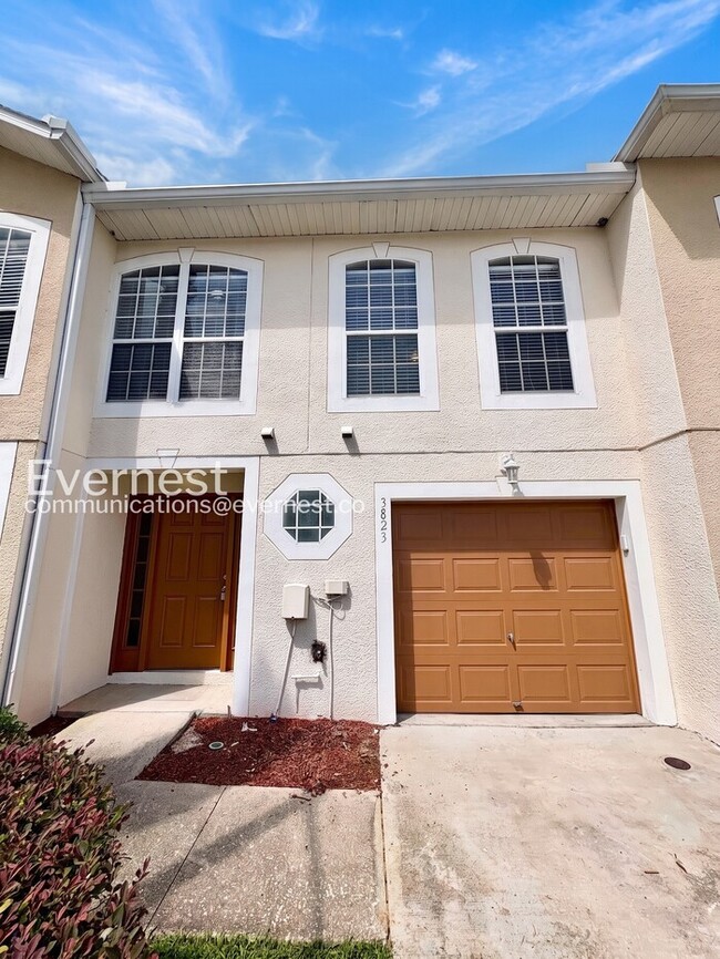 Building Photo - 3823 Exeter Ln