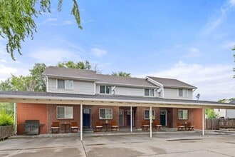 Building Photo - 4897-4897 Basswood Dr