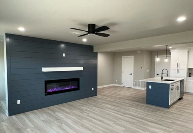 Foto del edificio - 14420 Springbrook Trl