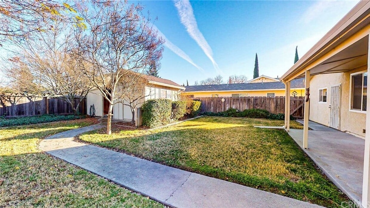 Building Photo - Beautiful home located on a quiet street in Orland