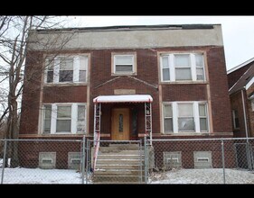 Building Photo - 7547 S Union Ave