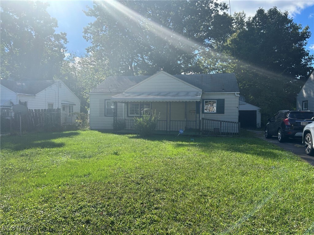 Primary Photo - 122 S Bon Air Ave