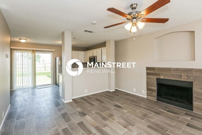 Building Photo - 4 Bedroom Pet-Friendly Home in Glenn Heights, TX with Main Street Renewal