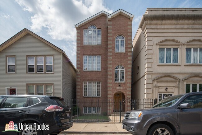 Building Photo - 1427 W Walton St