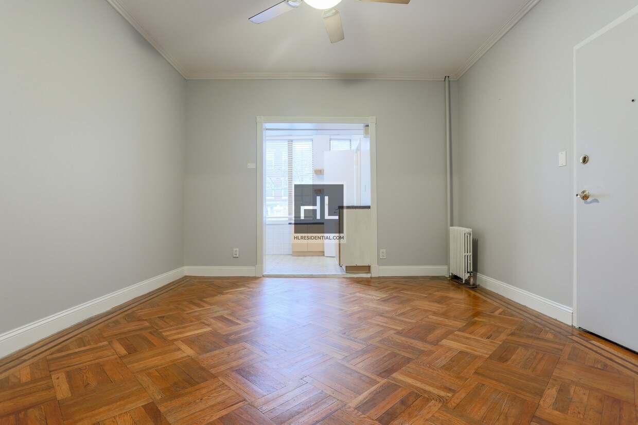 Primary Photo - Jumbo 1 Bedroom Apartment w/ French Doors!