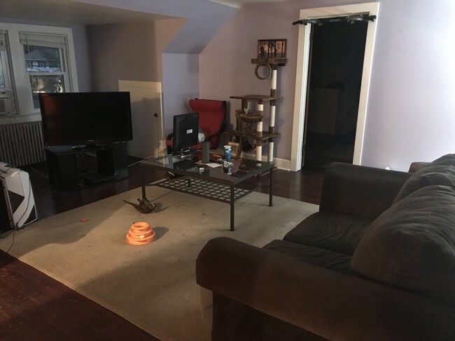 Living room - 178 Darrah Ln