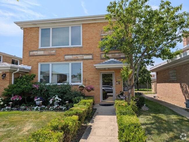 Building Photo - 8734 Wisner St