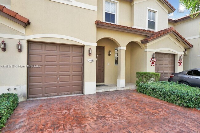 Foto del edificio - 1048 NE 208th St