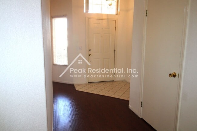 Building Photo - Nice Elk Grove 3bd/2ba Home with 2 Car Garage