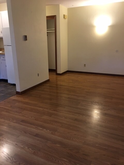 Foto del edificio - 134 Flintridge Dr