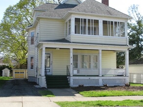 Building Photo - 27 Division St