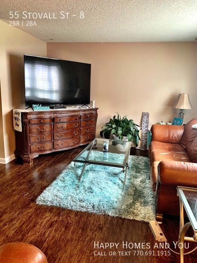 Building Photo - Great location in downtown Sharpsburg. Two...