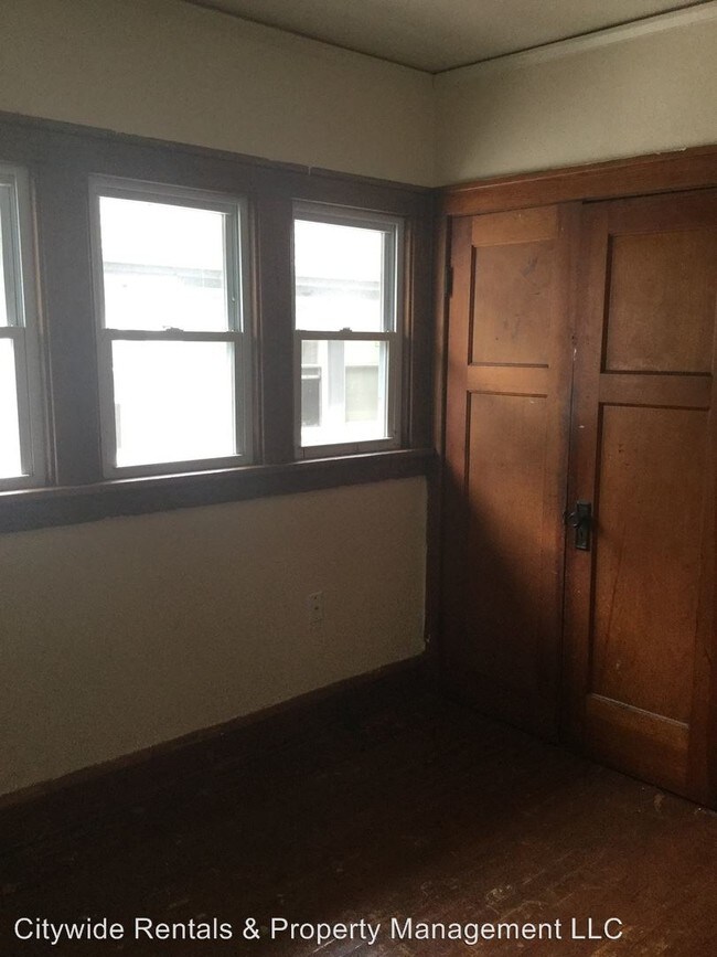 Foto del edificio - 3730 W Roberts St