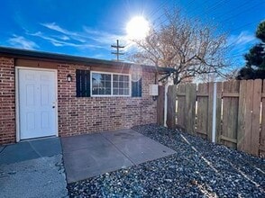 Building Photo - 2212 Campus Dr