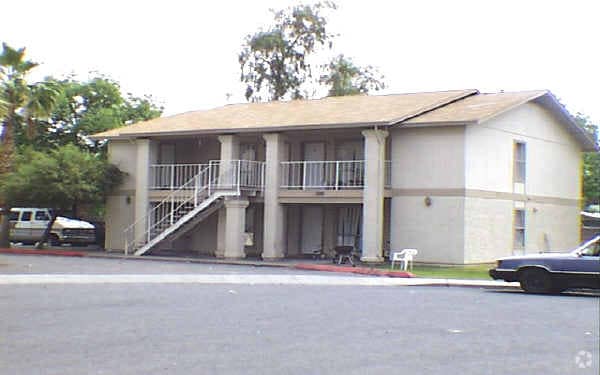 Primary Photo - 312-318 & 325 E Vine Cir