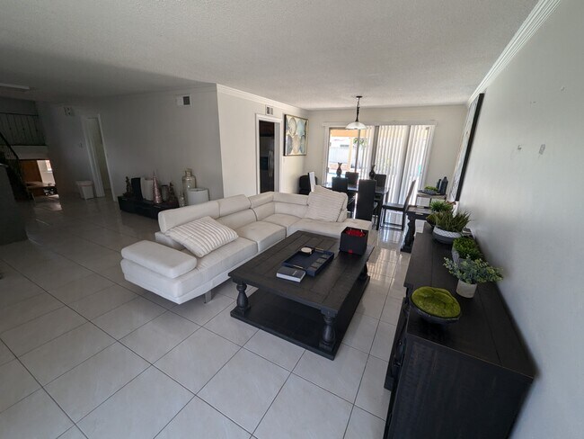 Foto del edificio - 609 S Colt St