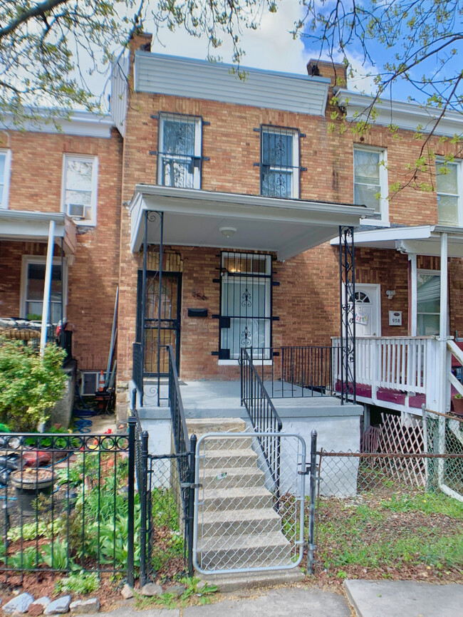 Building Photo - 956 N Franklintown Rd