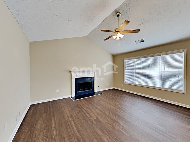 Building Photo - 1021 Taso Trail