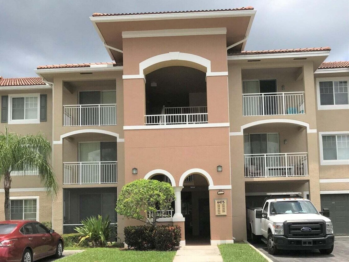 6475 Emerald Dunes Dr Unit 306, West Palm Beach, FL 33411 Condo for