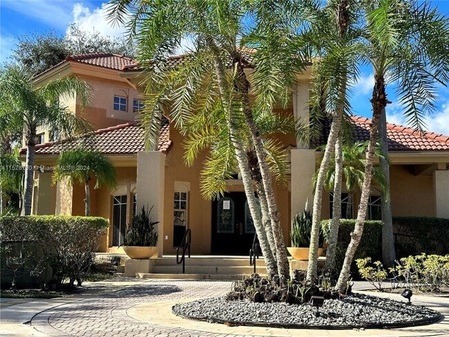 Building Photo - 4855 Via Palm Lakes