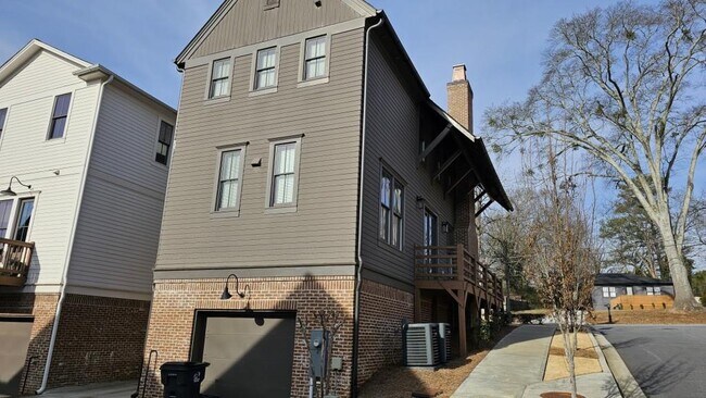 Building Photo - 138 1st Ave NW