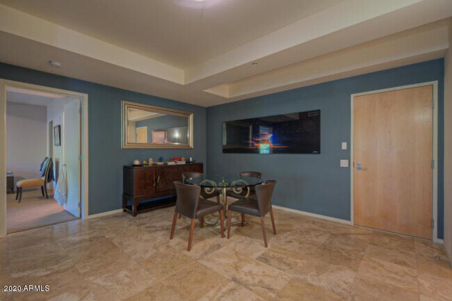 Building Photo - 7117 E Rancho Vista Dr