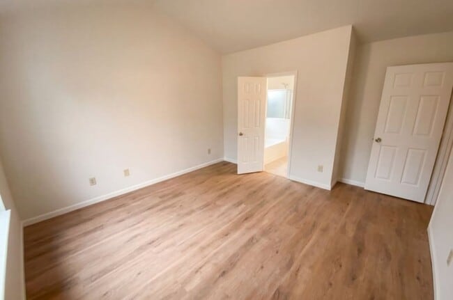 Building Photo - 5719 Rocbridge Ln