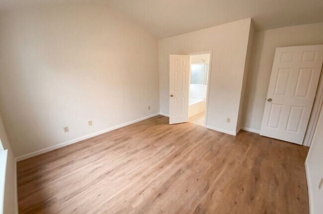 Foto del edificio - 5719 Rocbridge Ln