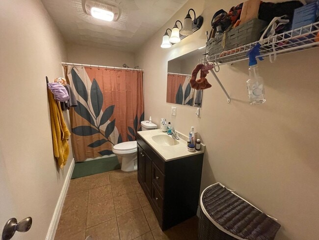 Building Photo - 4 Bedroom Close to Ithaca College