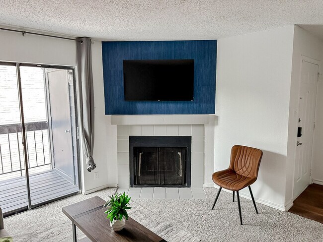 Foto del edificio - 1002 Clayton Ln