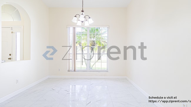 Foto del edificio - 2732 Wingfield Pl