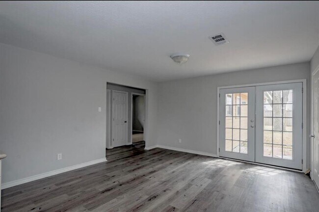 Building Photo - 3410 Truxton Dr