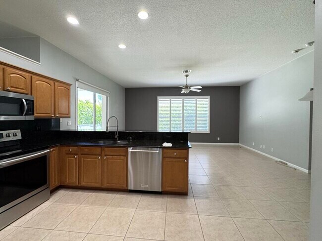 Foto del edificio - 148 Fernwood Crescent