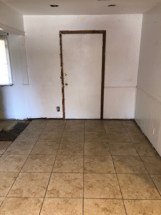 Building Photo - 2541 SW 49th St