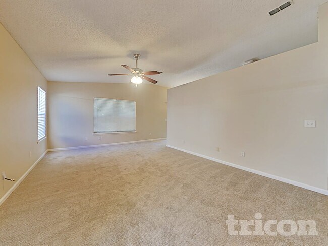 Foto del edificio - 1293 Munson Cove Dr