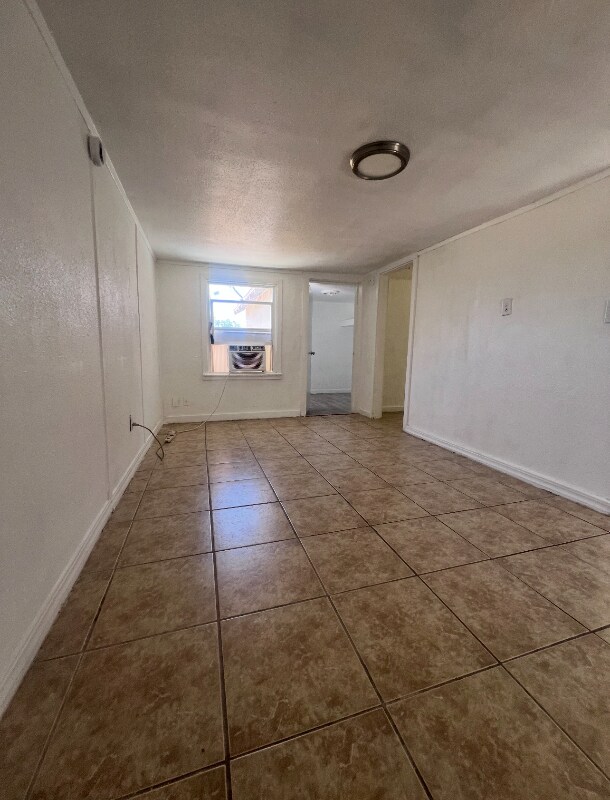 Foto del edificio - 1456 Cameron Ln