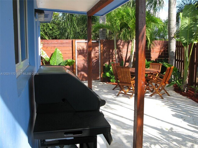 Foto del edificio - 13767 Oleander Ave