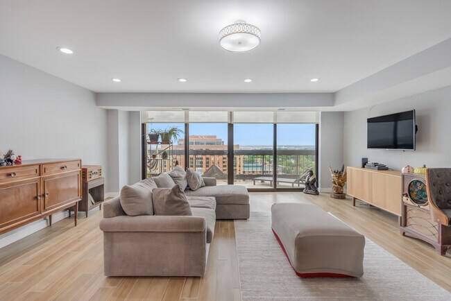 Foto del edificio - 3800 Fairfax Dr