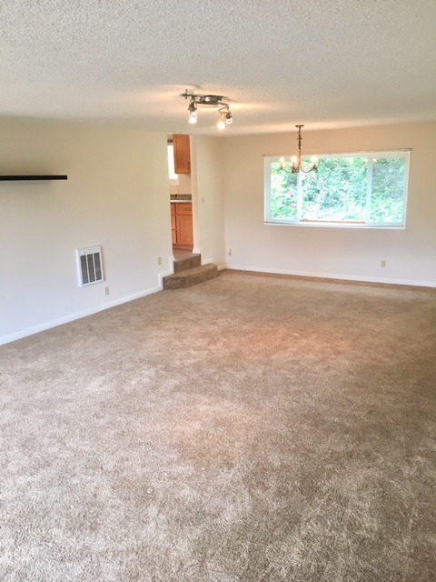 Living Room - 655 MacArthur Blvd