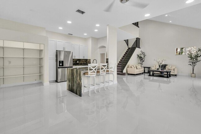 Building Photo - 36 Monterey Pointe Dr